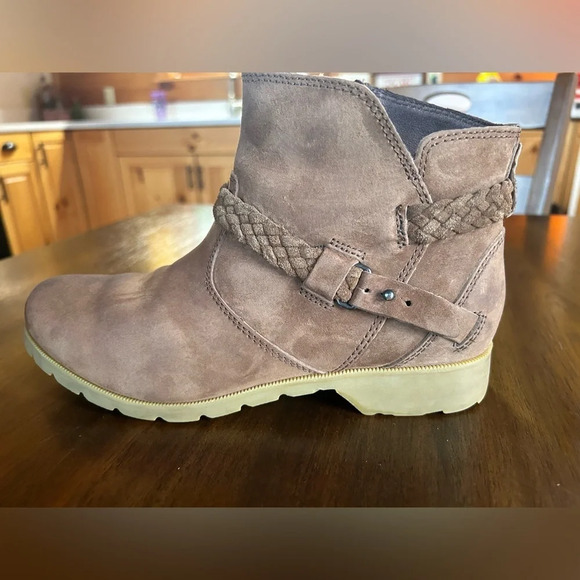 Teva Rugged Suede Waterproof Leather Ankle Boots Size 7.5 - Picture 2 of 9